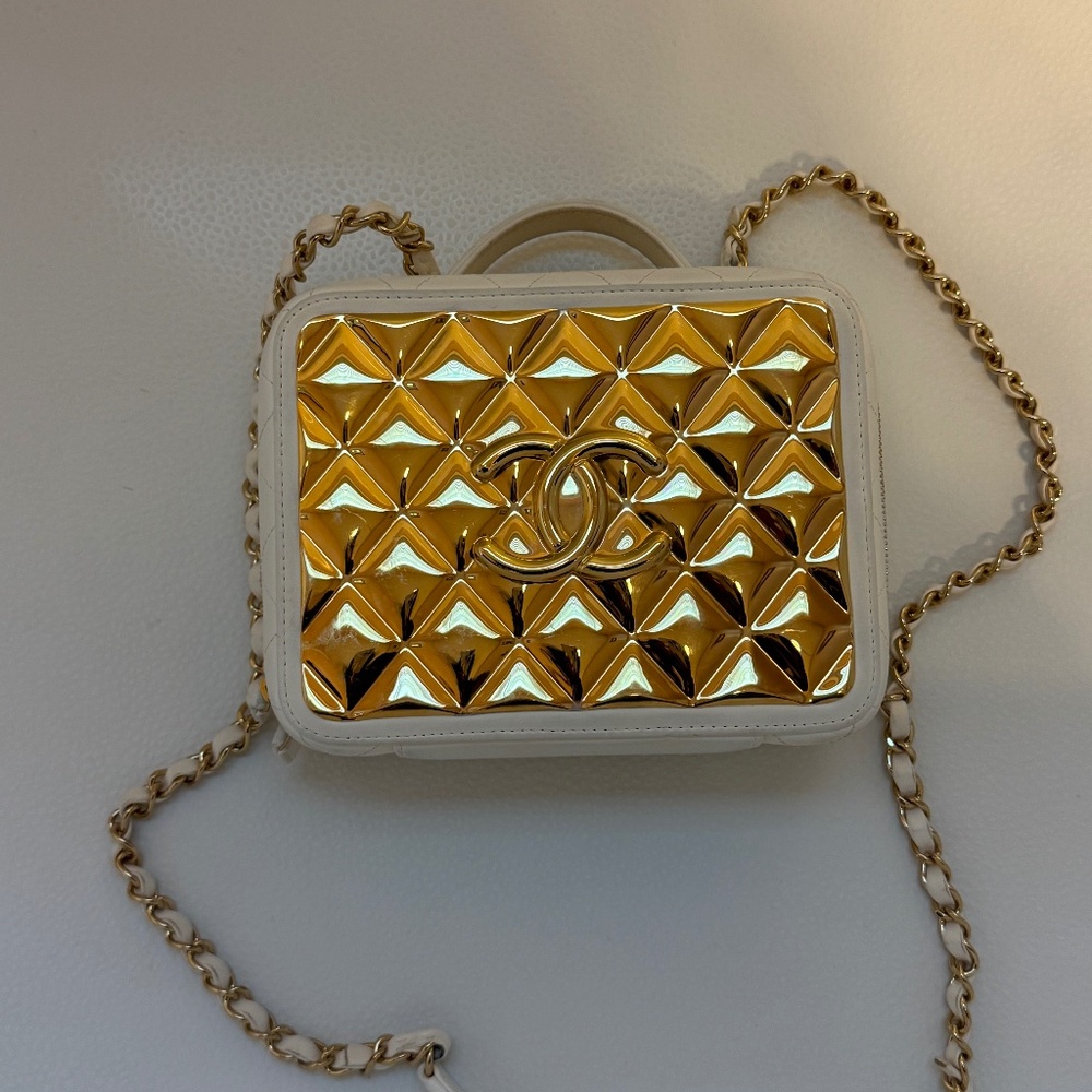 Chanel Golden Plate Vanity Case White Lambskin Gold Hardware